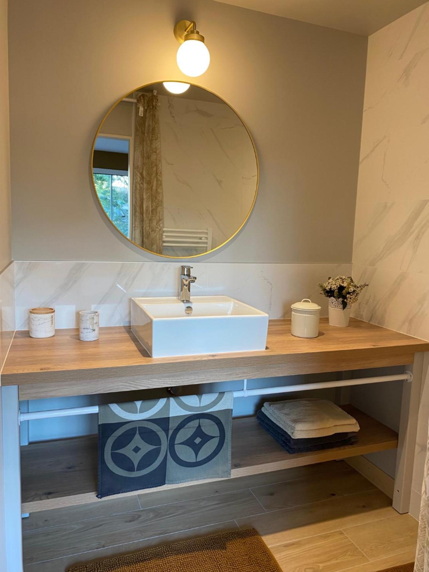 Maison M, Chambre Privee Acces Jardin Piscine Et Jacuzzi Pres De La Rochelle La Rochelle  Rum bild