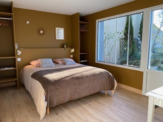 Maison M, Chambre Privee Acces Jardin Piscine Et Jacuzzi Pres De La Rochelle La Rochelle  Rum bild